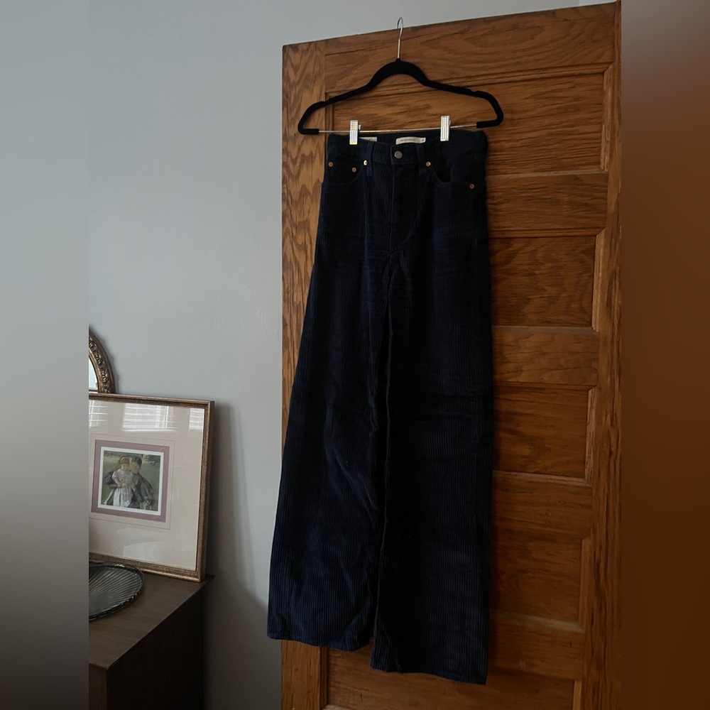 MODERN | Levi’s Ribcage Wide Leg Wide Wale Corduroy Pants, Navy Color